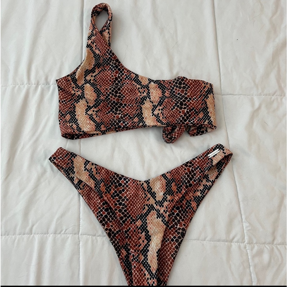 Blackbough Bikini set